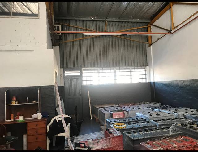 198M² WAREHOUSE TO LET IN GLEN ANIL